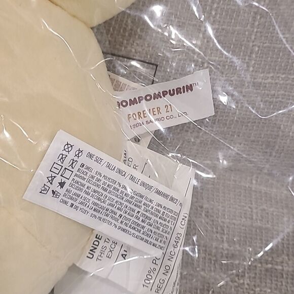 Pompompurin NWT Sanrio Kawaii Yellow Plush Pillow Flat Yellow Character Decor - Picture 5 of 5